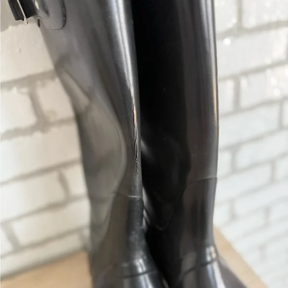 Hunter Classic Tall Black Waterproof Rain Boots - Picture 5 of 10